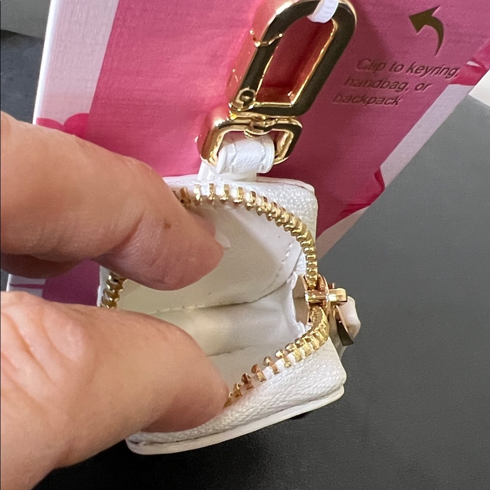 Piper K | Queen Of Hearts ♥️🃏 Zipper Pouch Bag Charm - Picture 8 of 9